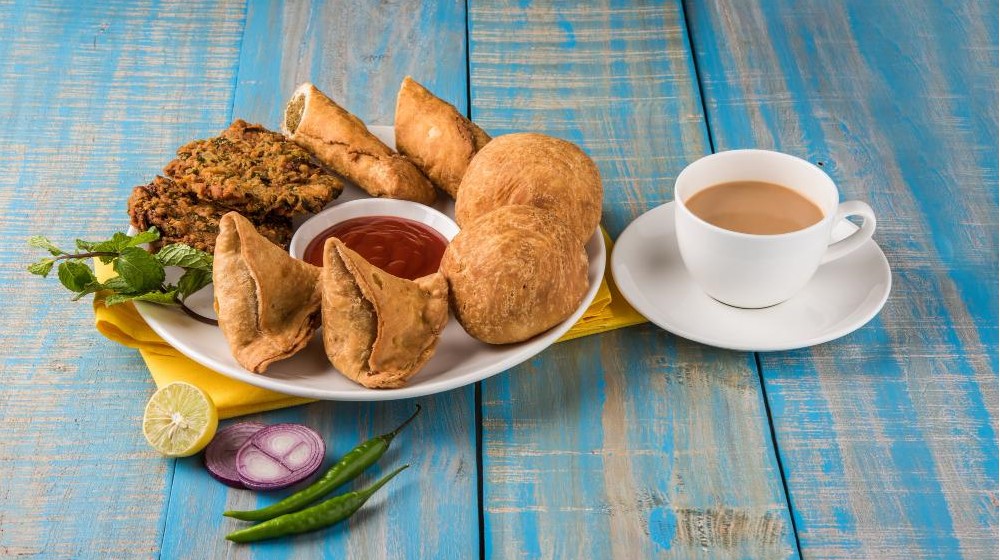 Tea Pairing Guide: What Snacks Go Best with Your Favourite Gadre Tea